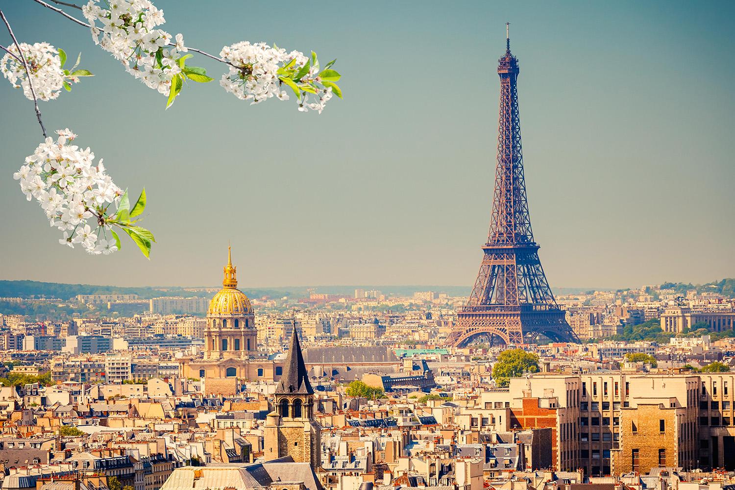 Paris: Uma história de amor, romance e aventura!